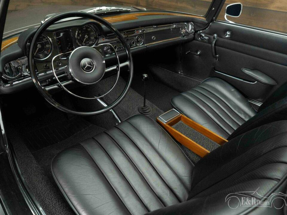 Image 2/18 of Mercedes-Benz 280 SL (1968)