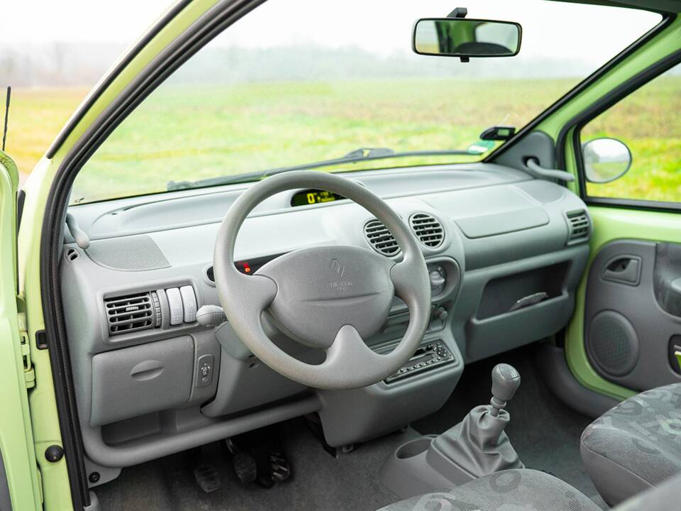 Image 13/36 of Renault Twingo 1.2 16V (2005)