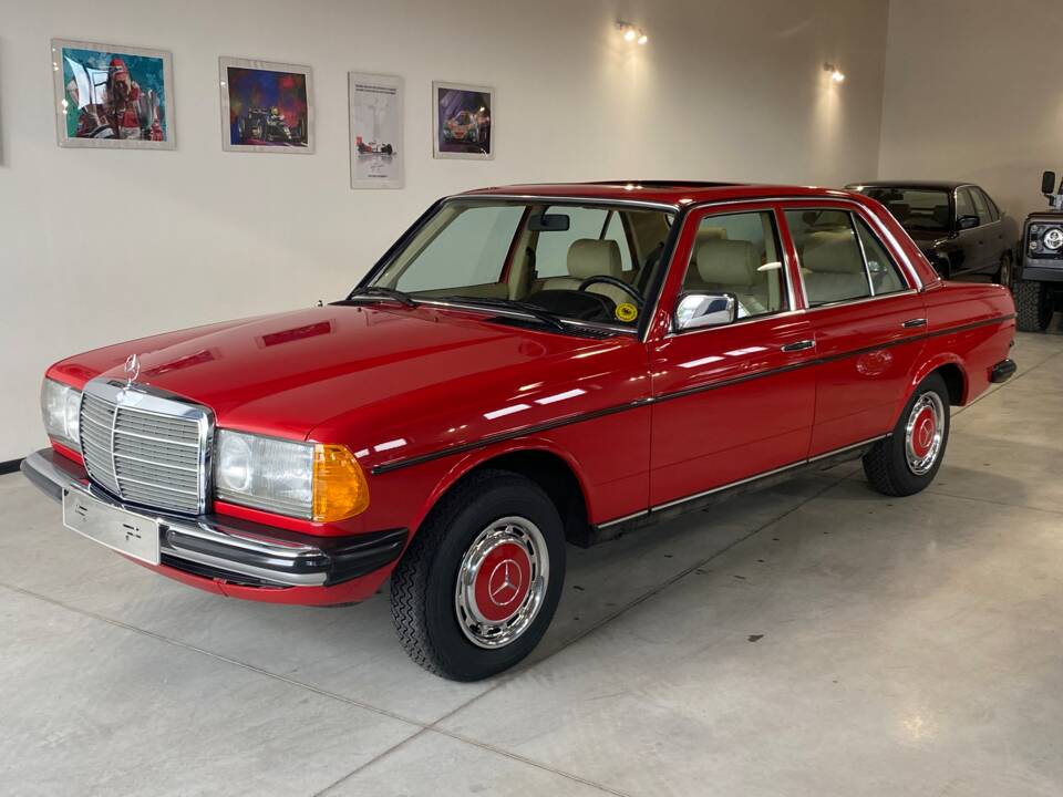 Image 7/100 of Mercedes-Benz 300 D (1983)