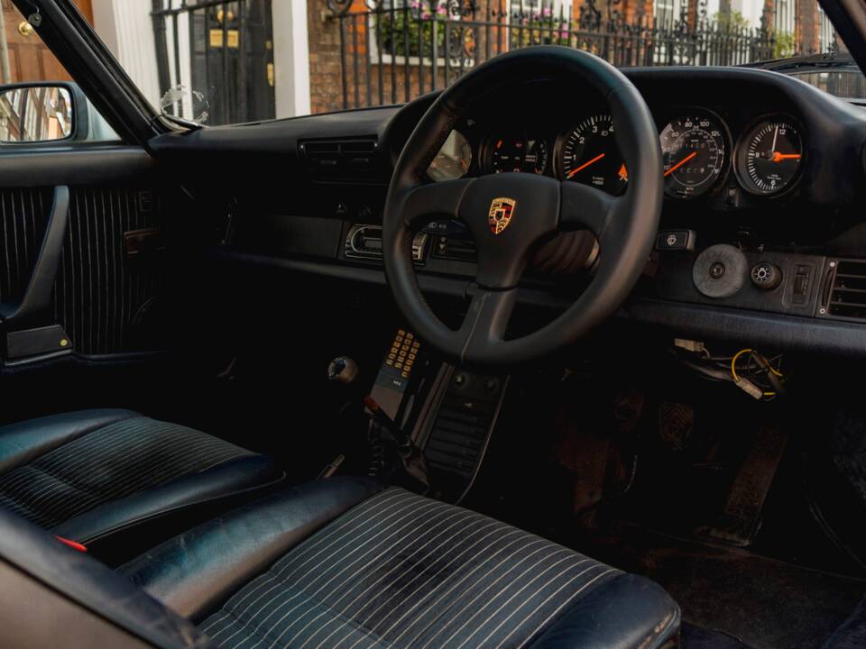 Image 5/33 of Porsche 911 Carrera 3.2 (1988)
