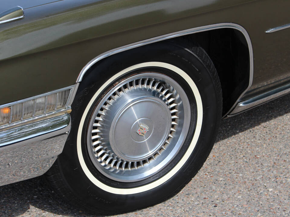 Image 9/30 of Cadillac Coupe DeVille (1972)