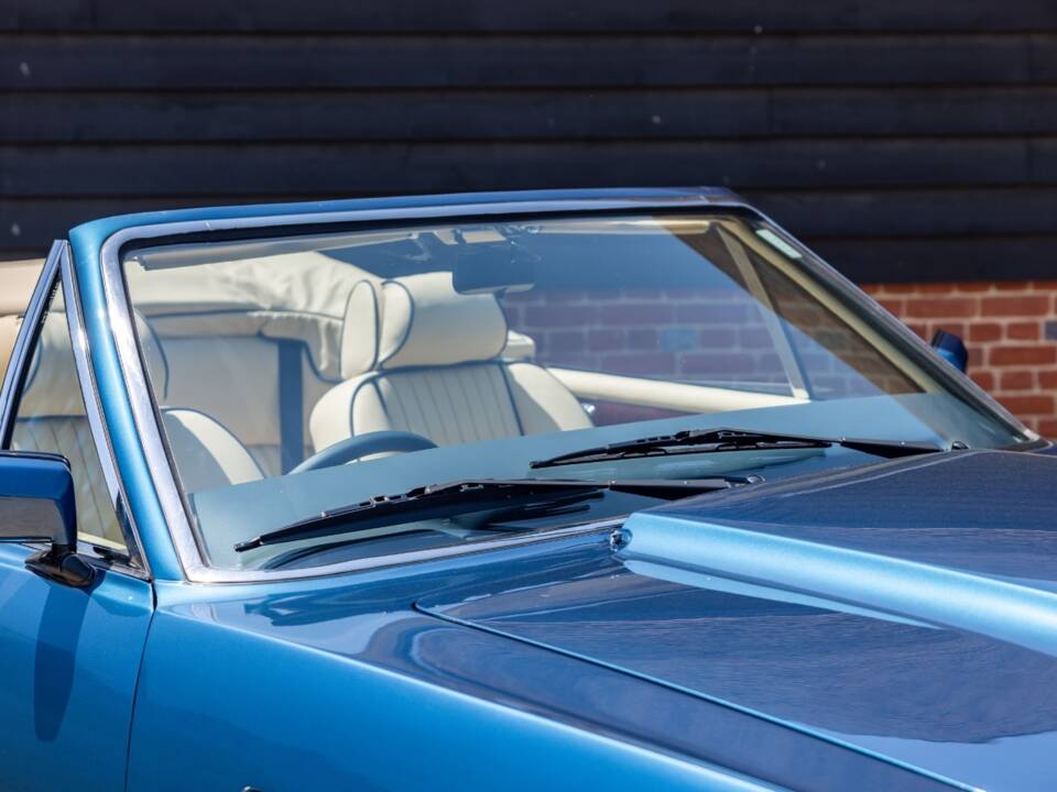 Afbeelding 18/40 van Aston Martin V8 Vantage Volante X-Pack (1989)