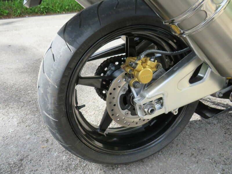 Bild 33/42 von Honda VTR 1000 SP2 (2002)