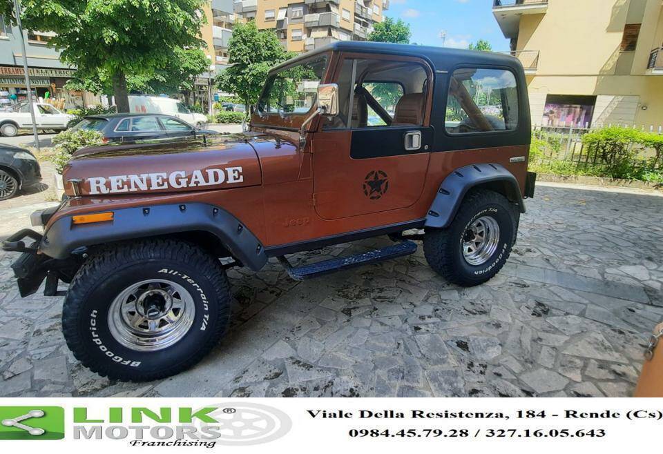 Image 2/10 of Jeep CJ-7 Renegade (1982)