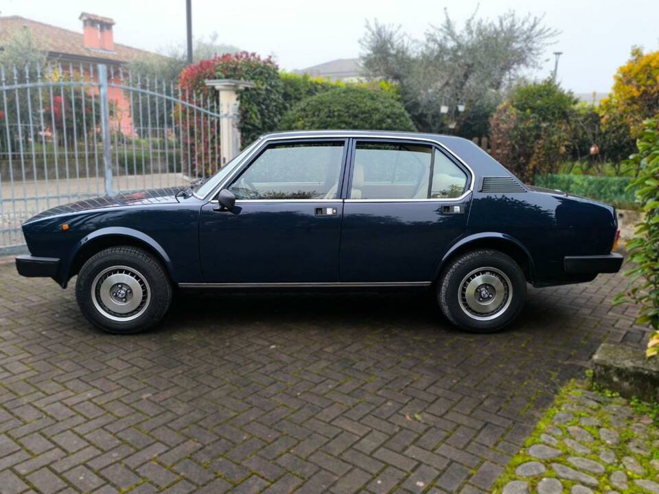 Bild 3/27 von Alfa Romeo Alfetta 2.0 L (1980)
