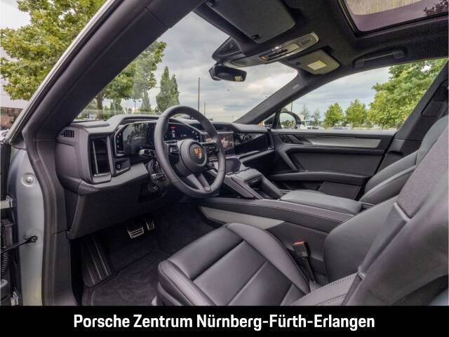 Image 19/50 of Porsche Cayenne S Electric (2026)