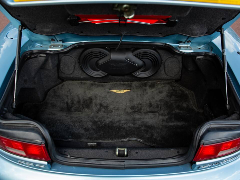 Immagine 15/46 di Aston Martin DB 7 Vantage Volante (2000)