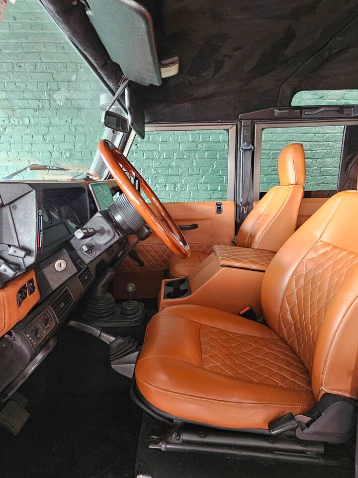 Image 18/18 of Land Rover Defender 110 Td5 (2000)