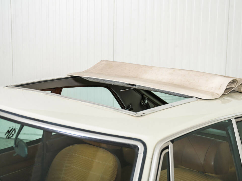 Image 46/50 of MG MGB GT V8 (1975)
