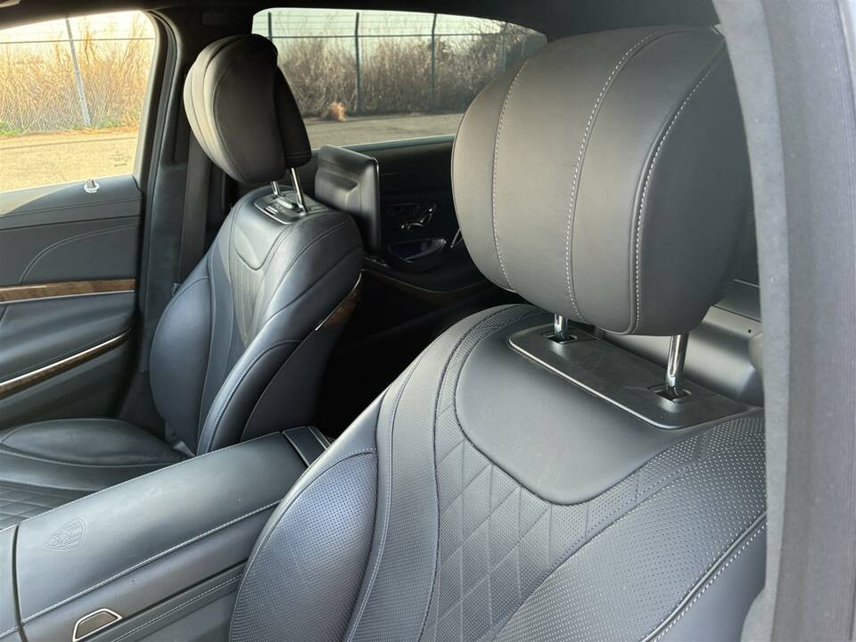 Bild 13/43 von Mercedes-Benz Maybach S 500 (2015)