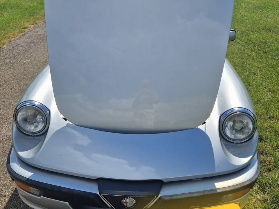 Bild 5/29 von Alfa Romeo 2.0 Spider (1986)