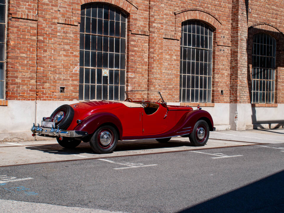 Image 4/13 of Riley 2.5 Litre RMC (1948)