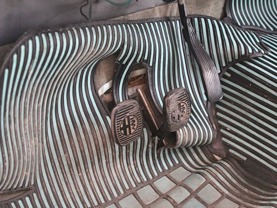 Image 37/47 of Alfa Romeo Giulietta TI (1961)