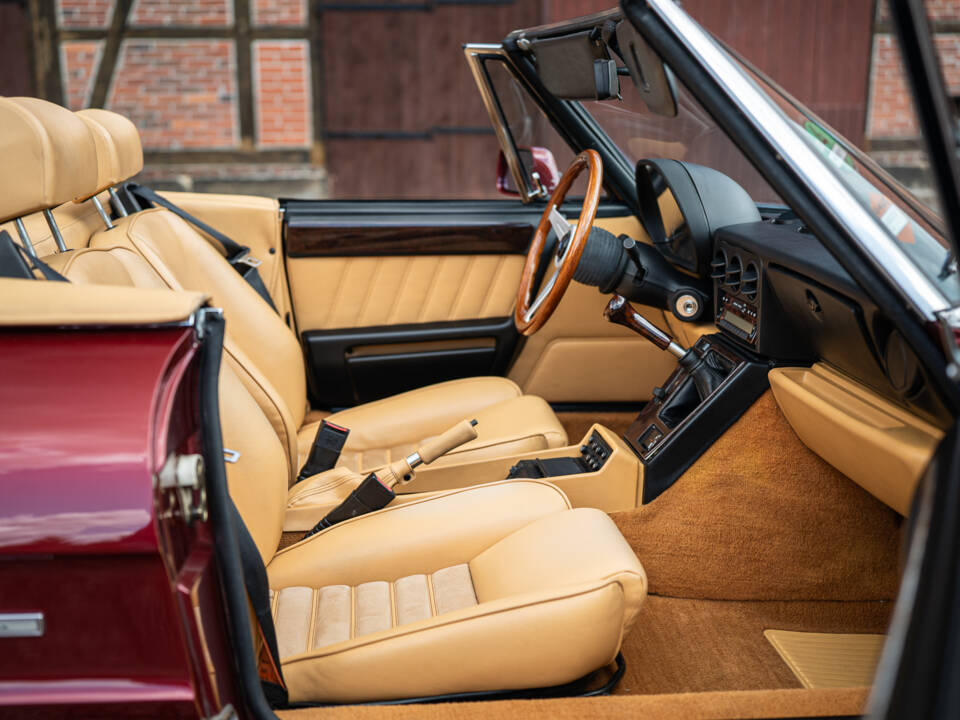Image 39/42 of Alfa Romeo 2.0 Spider (1990)