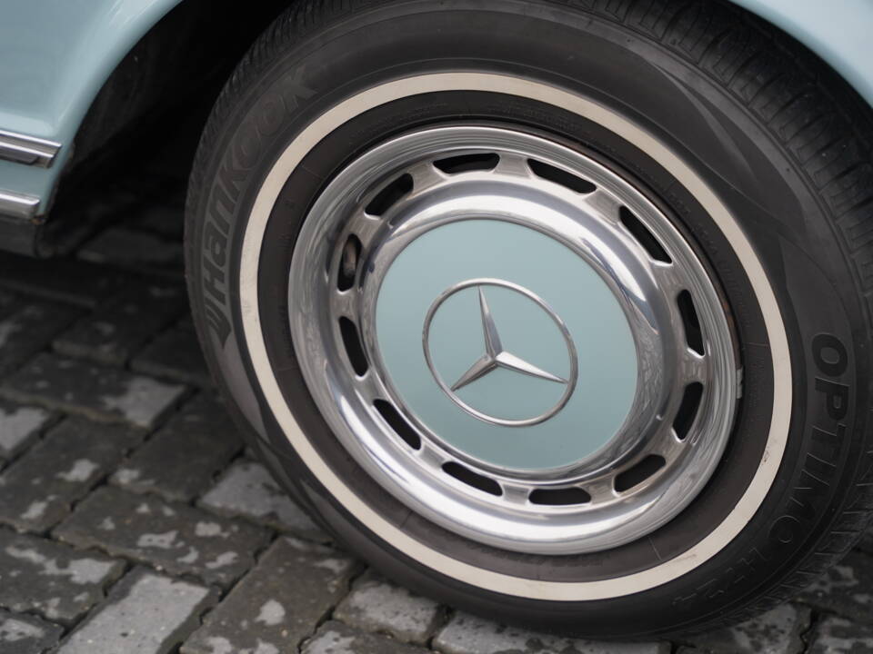 Immagine 27/50 di Mercedes-Benz 280 SL (1968)