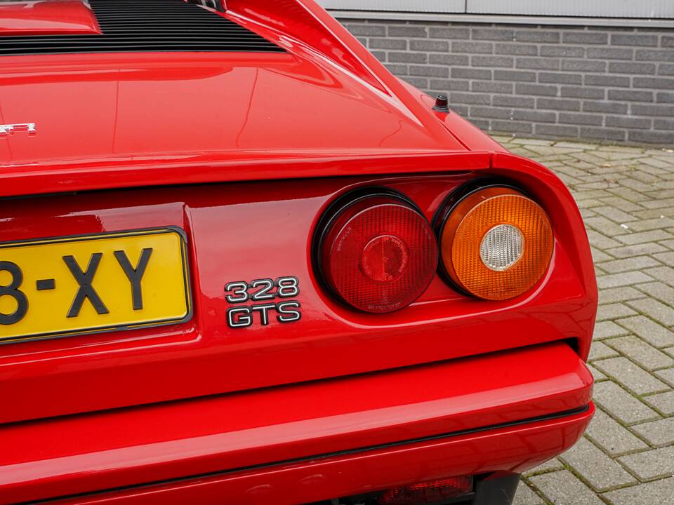 Image 12/30 of Ferrari 328 GTS (1989)