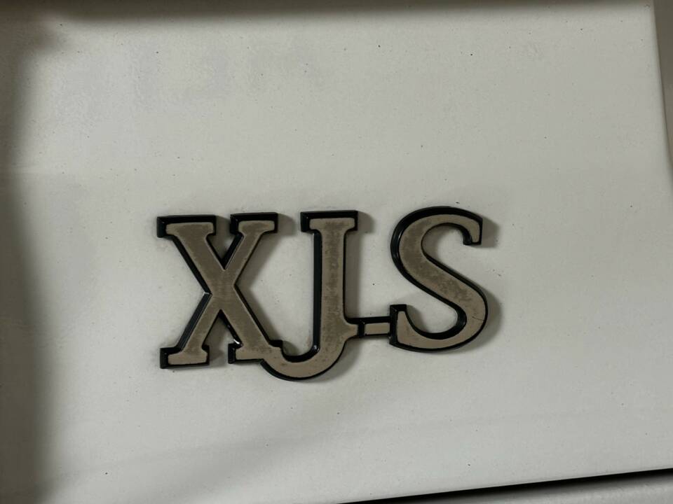 Afbeelding 11/14 van Jaguar XJS 5.3 V12 (1990)