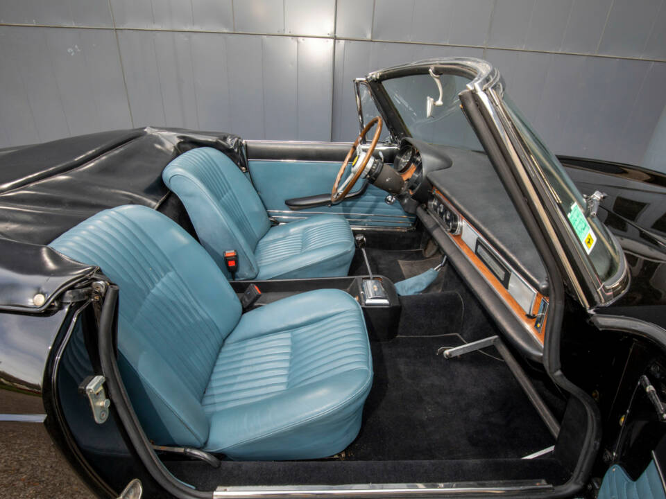 Image 14/24 of Ferrari 275 GTS (1965)