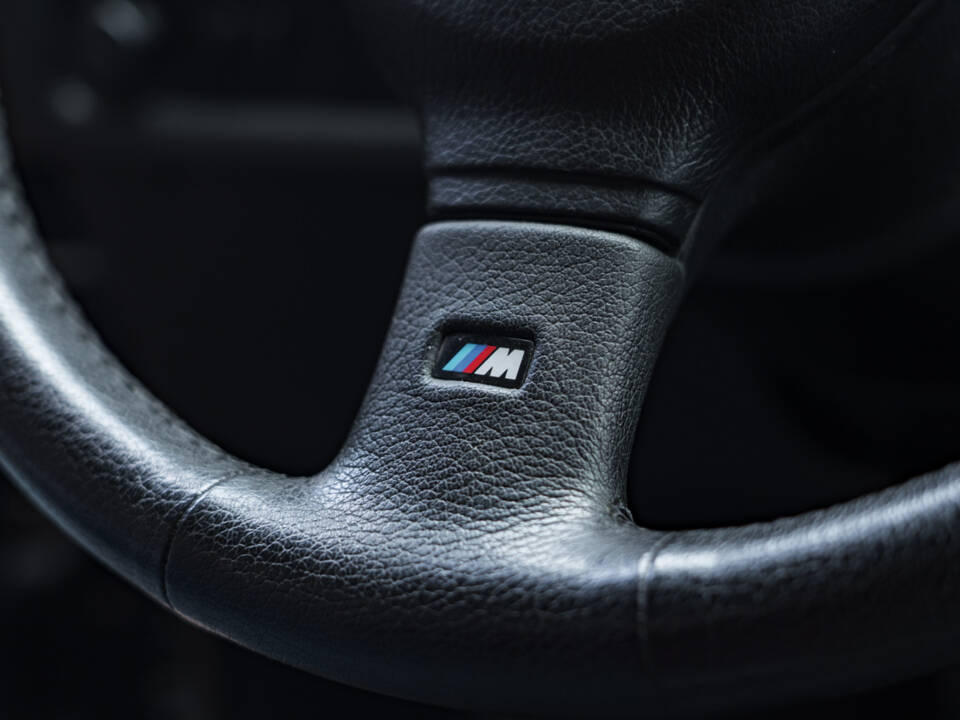 Image 37/57 of BMW M3 (1988)