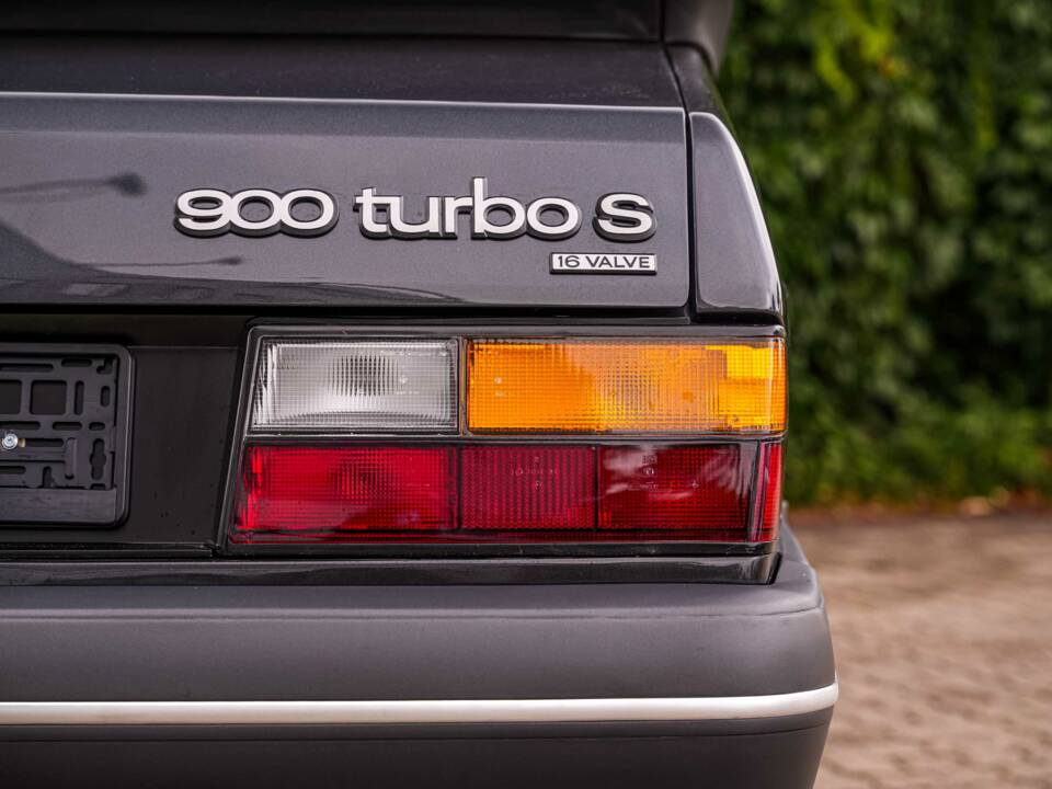 Image 32/89 of Saab 900 Turbo S 16V (1993)