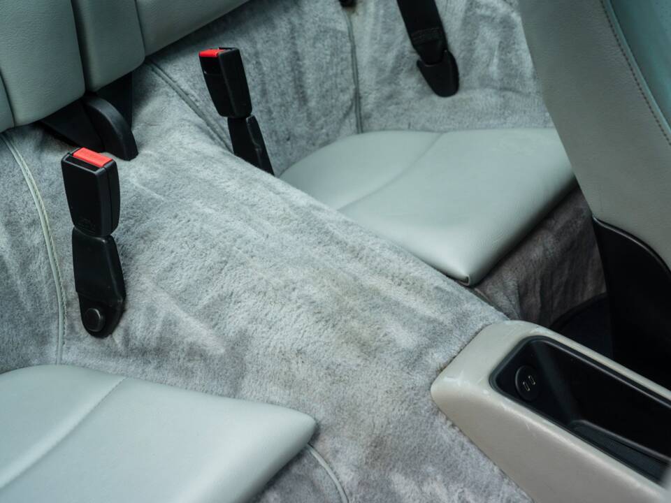 Image 43/68 of Porsche 911 Carrera (1997)