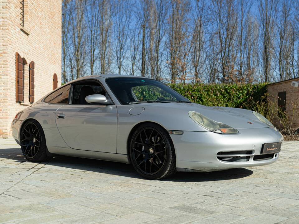 Image 1/50 of Porsche 911 Carrera 4 (1999)