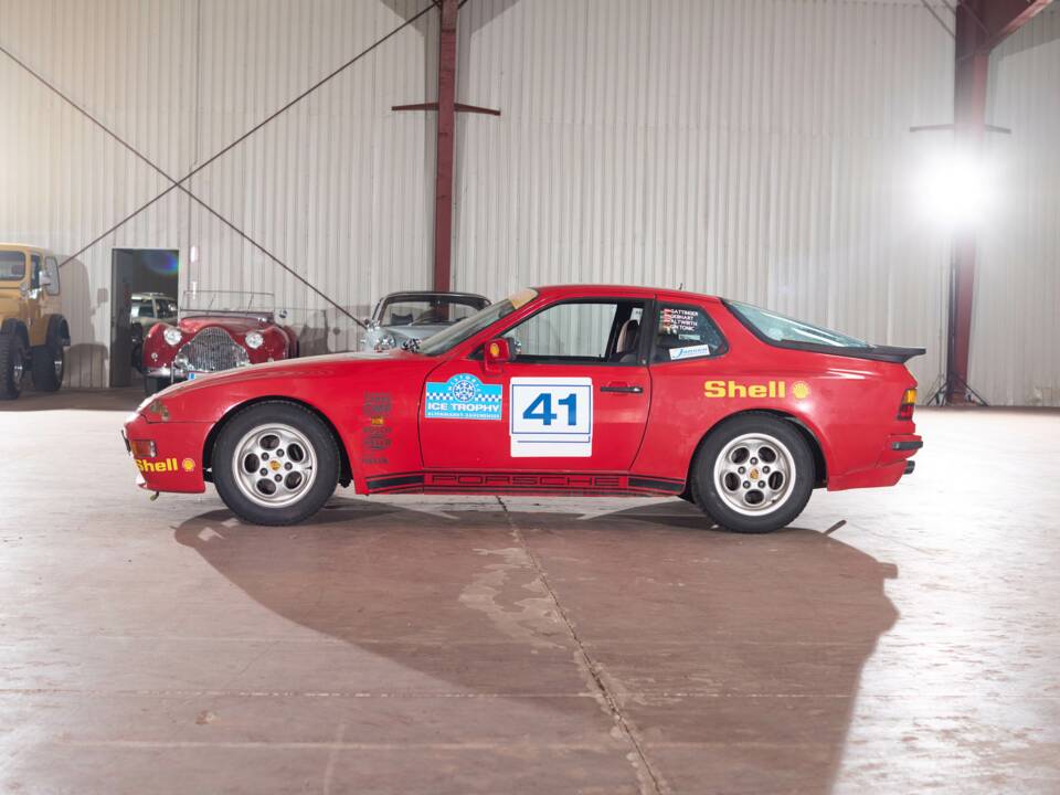 Image 13/38 of Porsche 944 (1985)