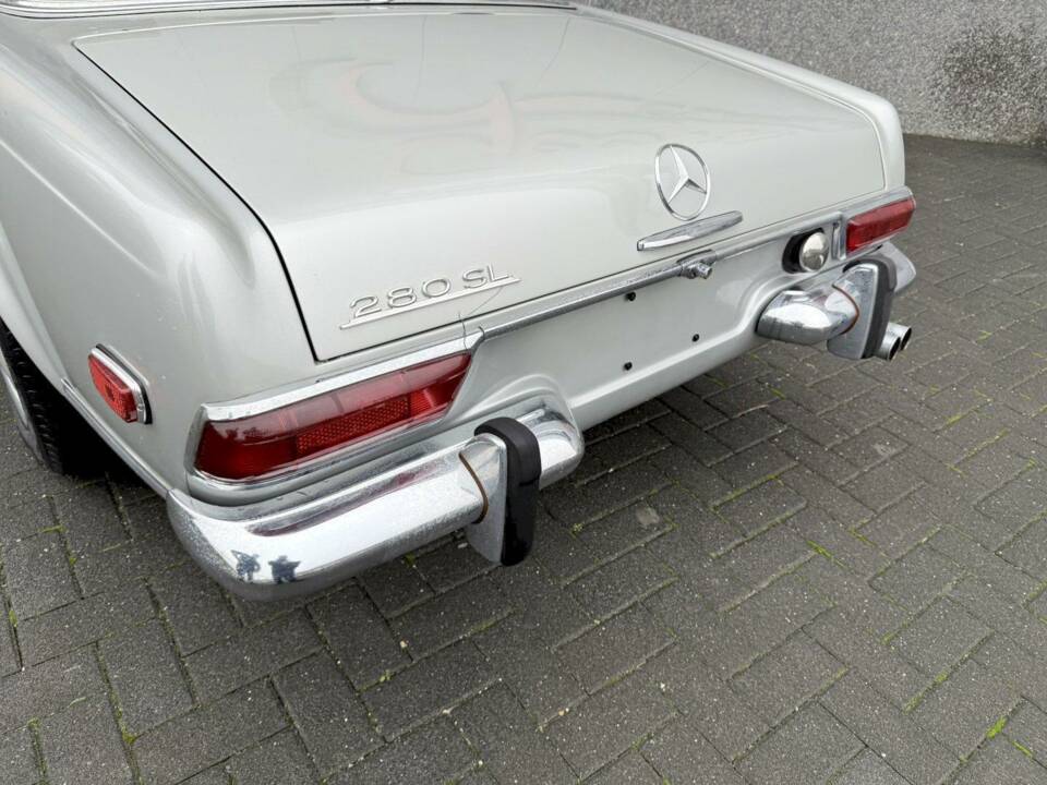 Image 13/36 of Mercedes-Benz 280 SL (1969)