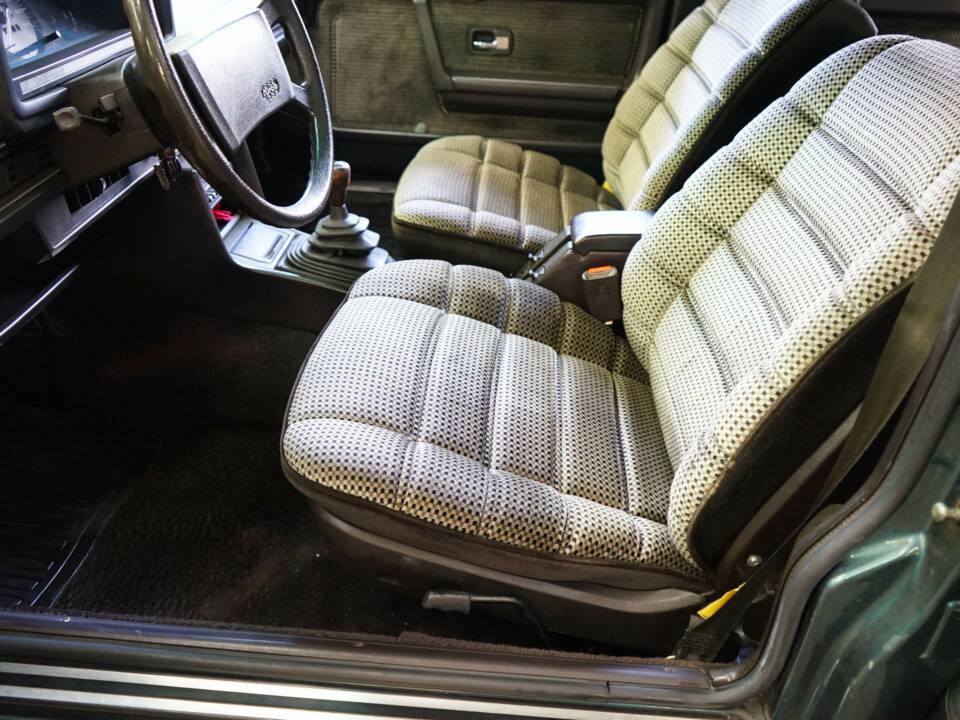 Immagine 33/39 di Audi 200 5T (1982)