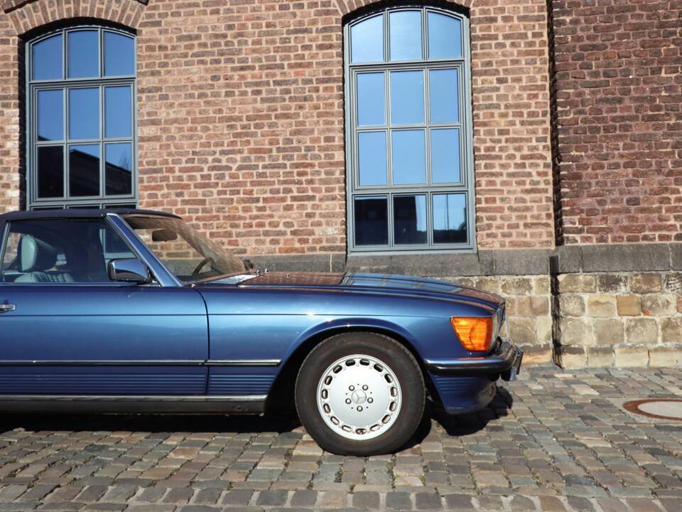 Image 12/43 of Mercedes-Benz 300 SL (1989)