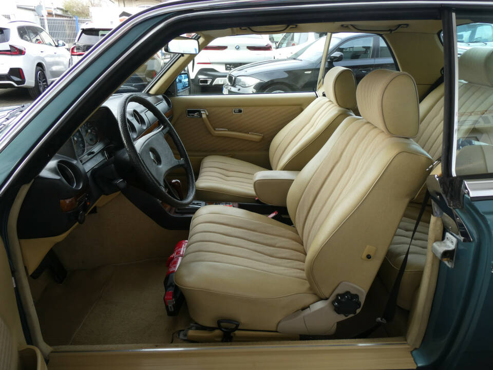 Image 8/24 of Mercedes-Benz 280 CE (1981)