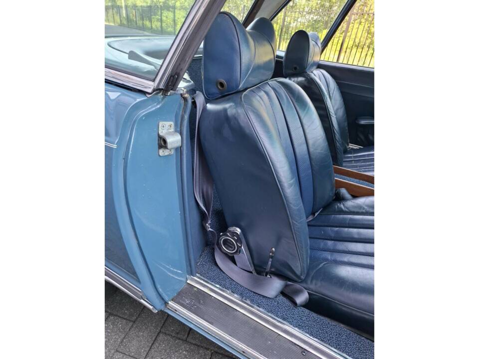 Image 26/50 de Mercedes-Benz 280 SL (1970)
