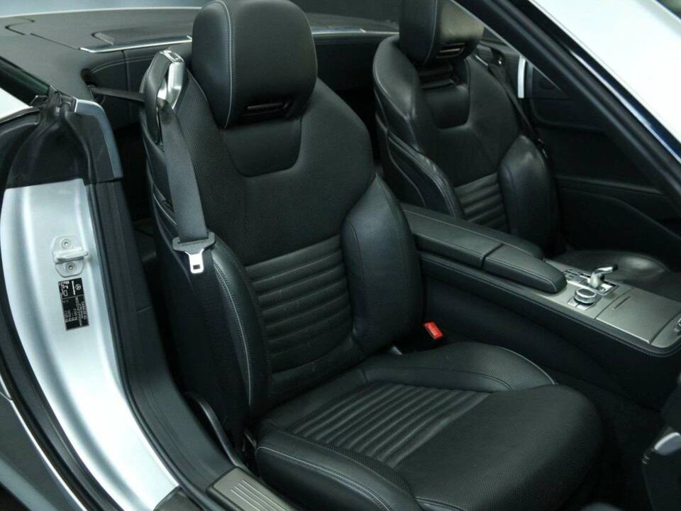Image 30/50 of Mercedes-Benz SL 500 (2015)