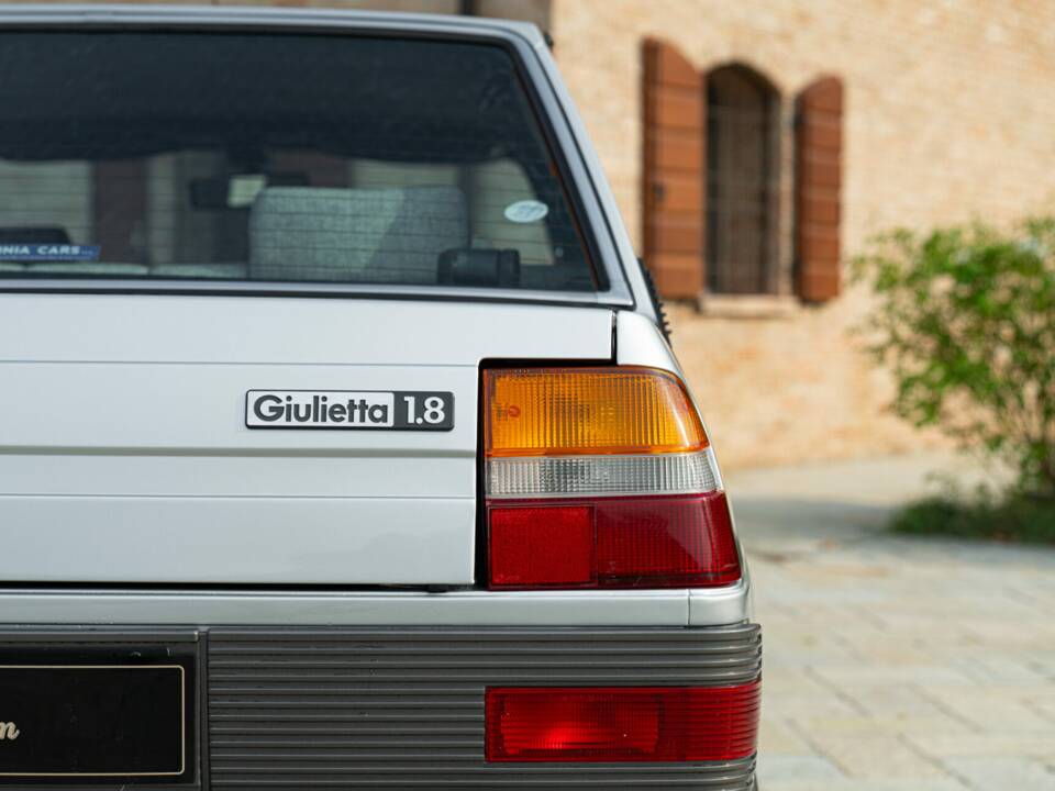 Imagen 16/50 de Alfa Romeo Giulietta 1.8 (1985)