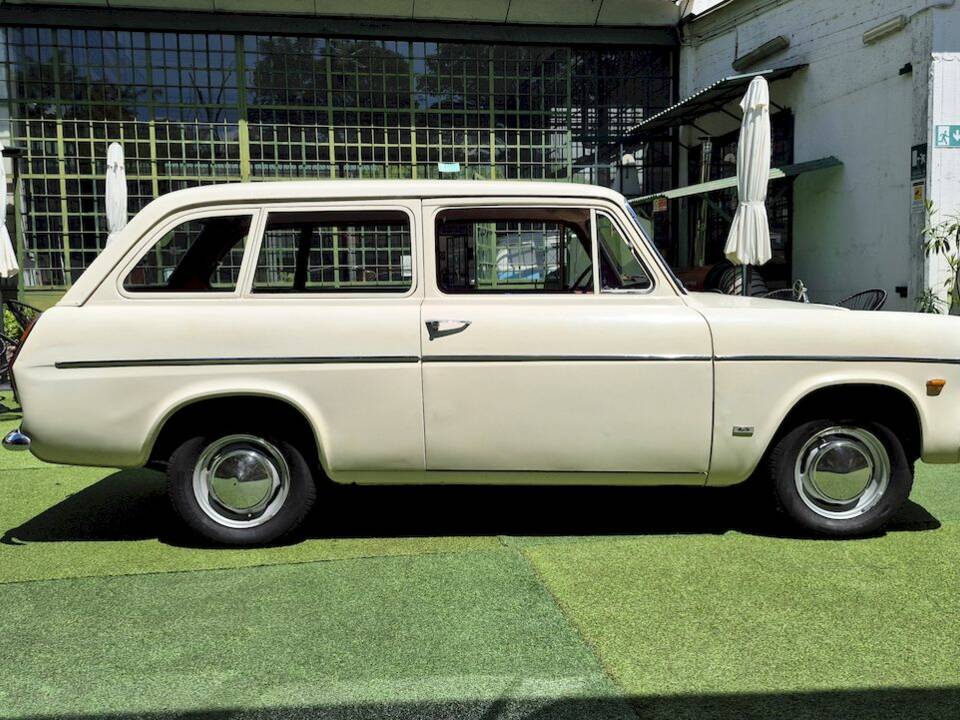 Image 11/63 of Ford Anglia (1965)