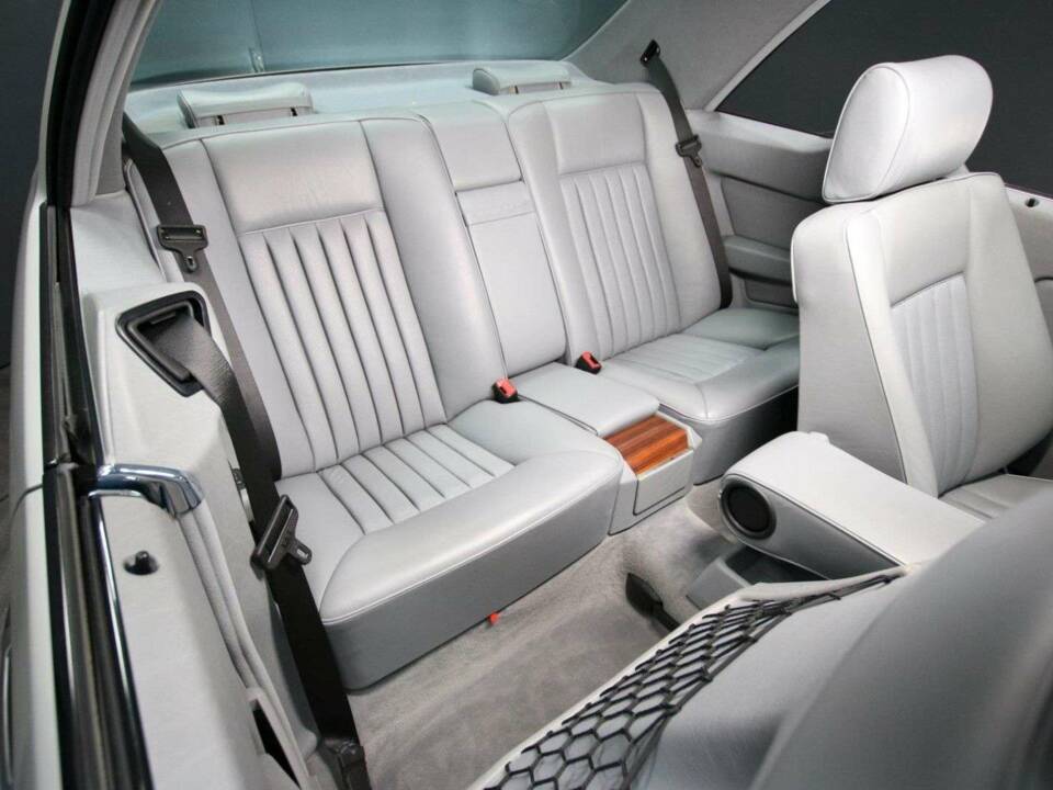 Afbeelding 26/50 van Mercedes-Benz 230 CE (1988)