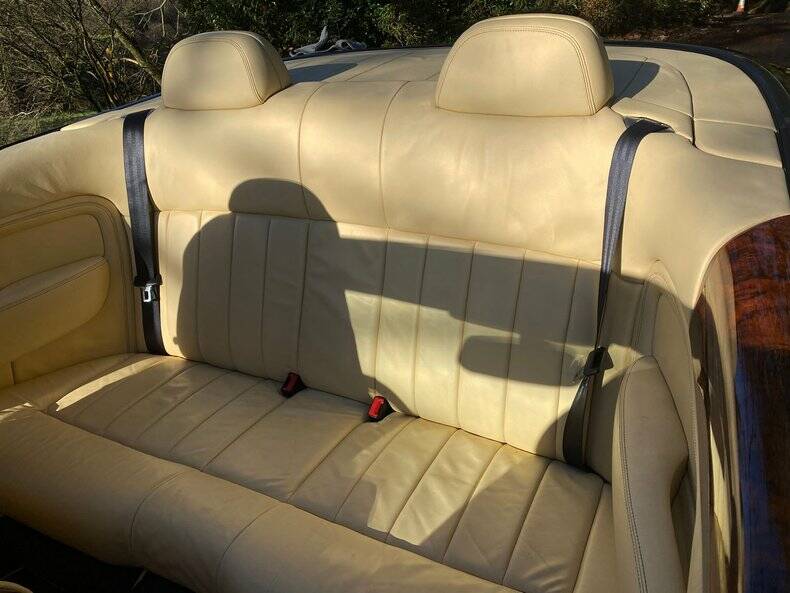 Imagen 34/50 de Bentley Azure (2007)