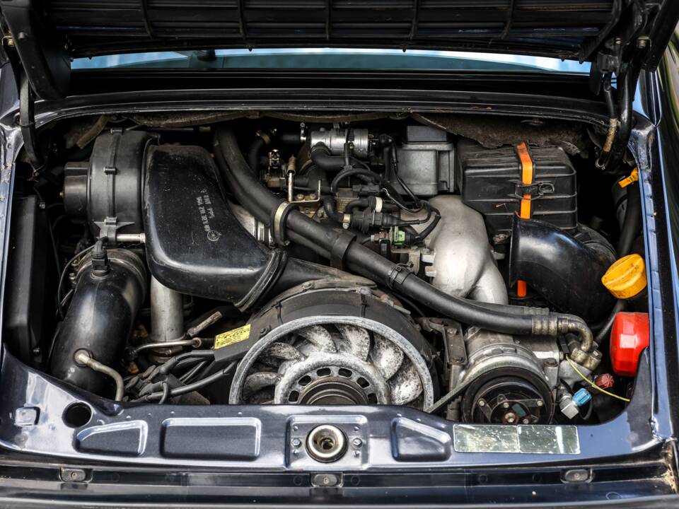 Bild 37/41 von Porsche 911 Carrera 2 (1990)