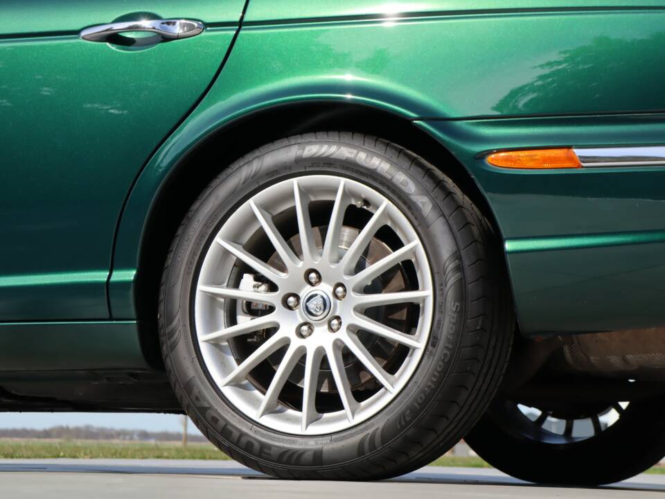 Imagen 5/50 de Jaguar XJ 8 4.2 (2006)