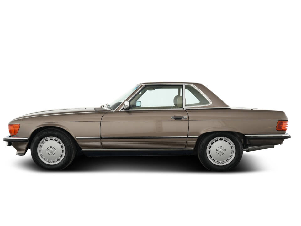 Image 6/48 of Mercedes-Benz 560 SL (1989)