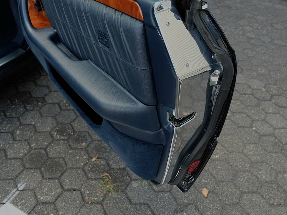 Image 55/70 de Mercedes-Benz CL 500 (1997)