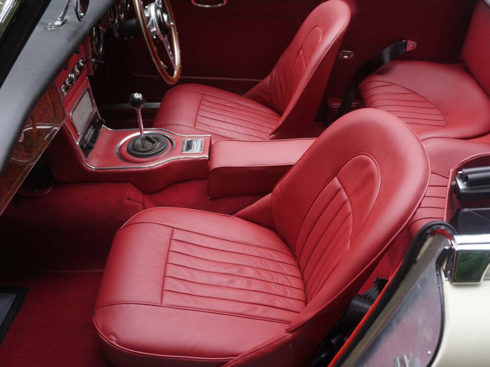 Immagine 11/25 di Austin-Healey 3000 Mk III (BJ8) (1964)