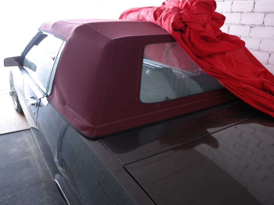 Image 10/23 of Cadillac Convertible de Ville (1986)