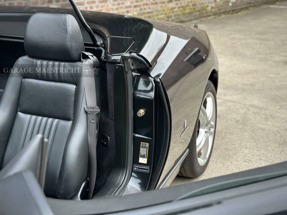 Image 31/59 of Alfa Romeo Spider 2.0 JTS (2003)