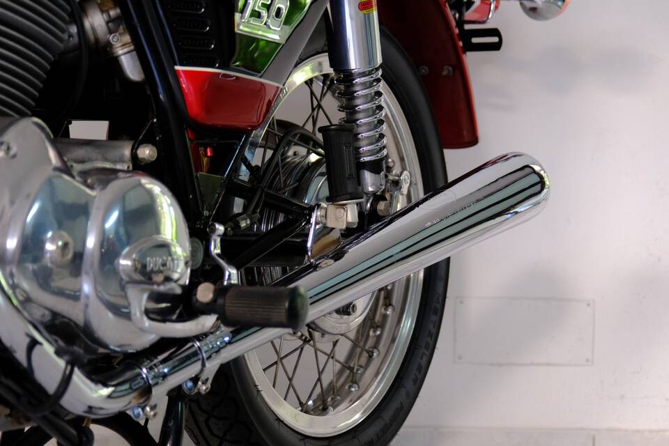Immagine 42/96 di Ducati 750 GT (1974)