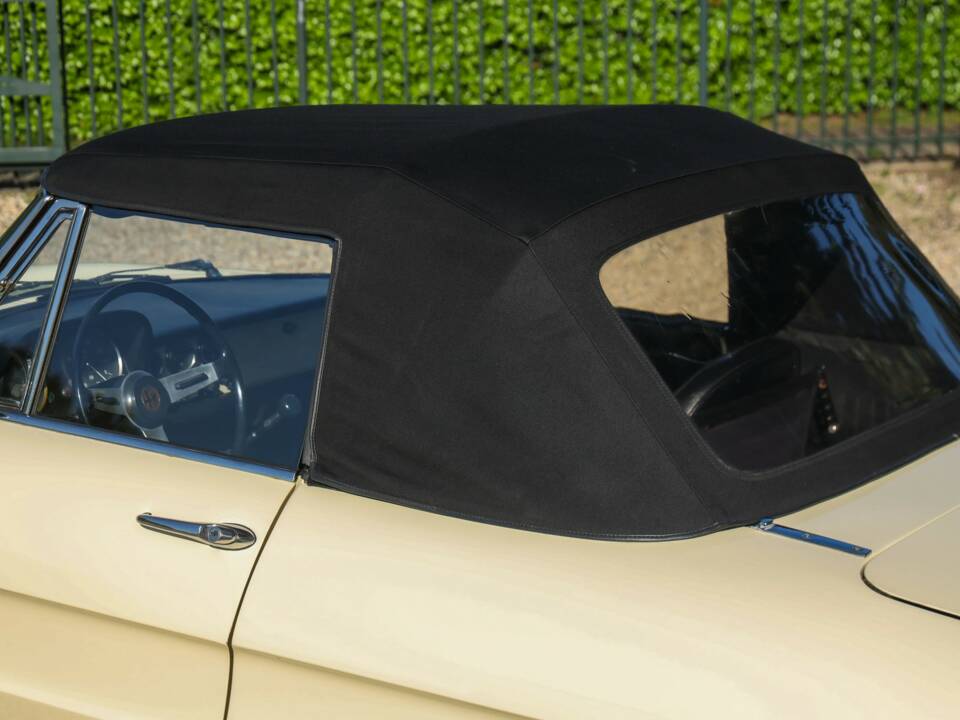 Image 23/50 of Alfa Romeo 1600 Duetto (1967)