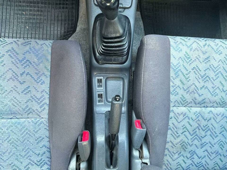 Image 4/10 of Toyota RAV4 (1995)