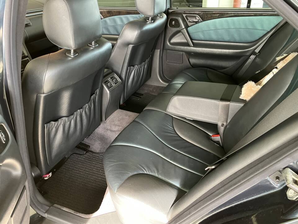 Afbeelding 13/21 van Mercedes-Benz E 50 AMG (1997)