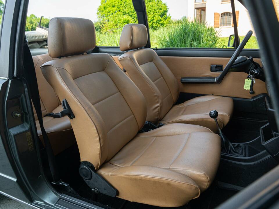 Image 36/50 of Volkswagen Golf I Cabrio GLi 1.8 (1983)