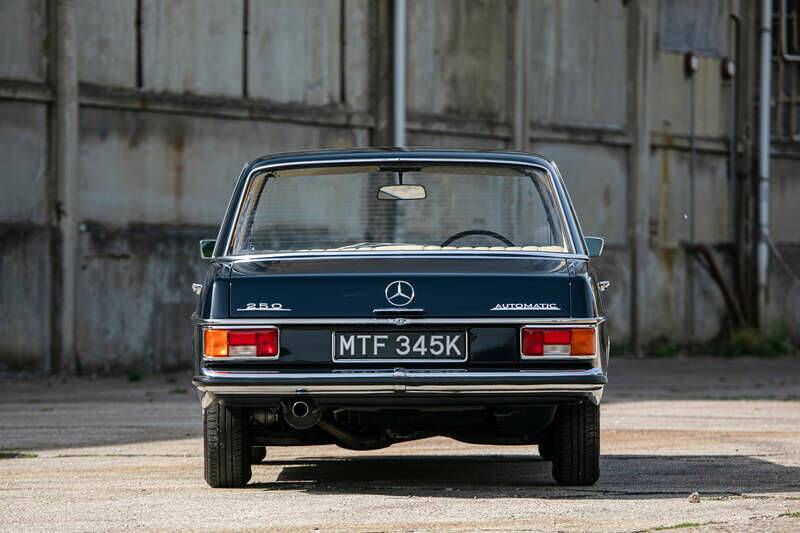 Image 7/50 of Mercedes-Benz 250 (1972)